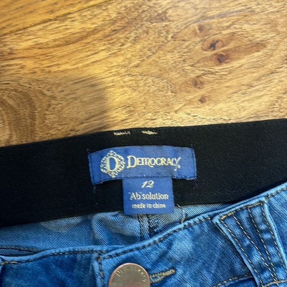 Jeans - Picture 2 of 3